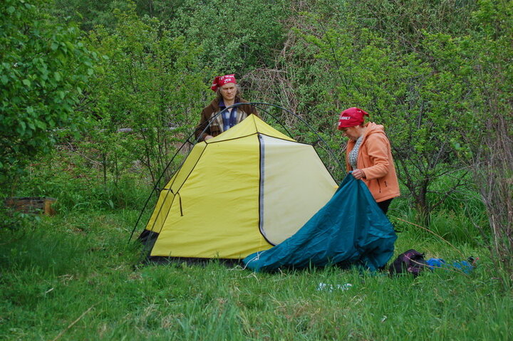 На природе только в палатке