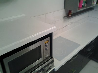  Кухонные столешницы из искусственного камня