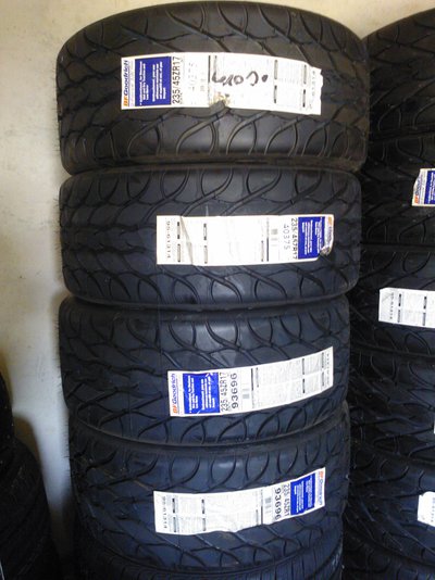 НОВАЯ 235/45 r17