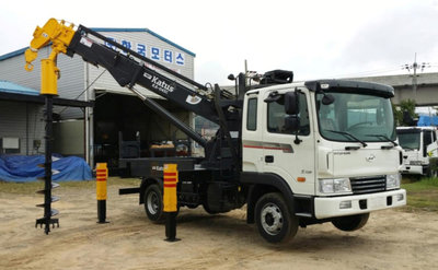 Буровая-кран Katus KA-045C на шасси Hyundai HD120