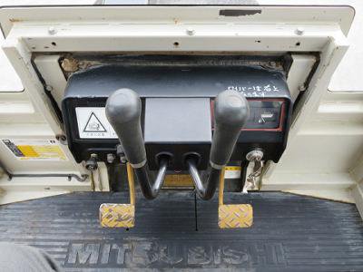 Минибульдозер MITSUBISHI BD2J 2001г кабина