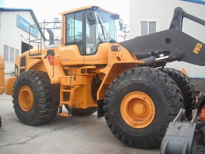 Погрузчик фронтальный VOLVO L220G 2011г