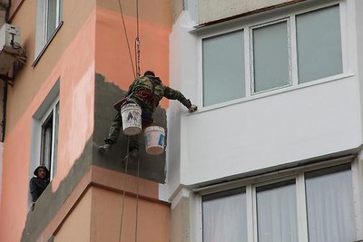  Устранение протеканий, ремонт швов в Уссурийске. Технология - теплый шов. Высотные работы. Утепление стен.