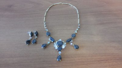 Роскошное колье и серьги	
