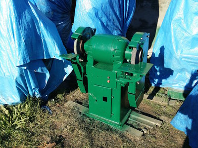  3Б634 станок точильно-шлифовальный напольный, двух скоростной продам во Владивостоке