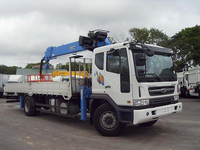 Daewoo Novus 4х2, 2014 год! Борт - Кран 7т. Dongyang 1926 во Владивостоке