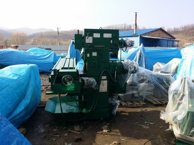  Универсально-фрезерный станок UF-3,5 продам, Владивосток.