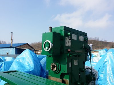  Универсально-фрезерный станок UF-3,5 продам, Владивосток.