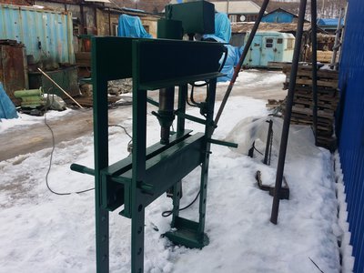  Пресс гидравлический гаражный продам, Владивосток.