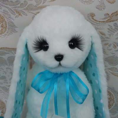 Сувенирная мягкая игрушка зайка Эмили (заяц) 