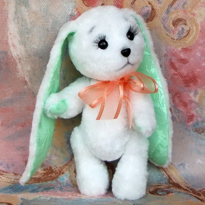 Сувенирная мягкая игрушка зайка Люся (заяц)