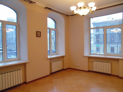 Продается элитная квартира 200 кв.м в центре Петербурга