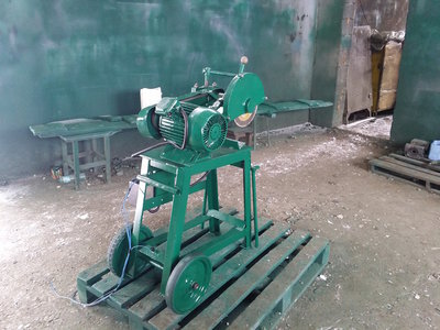 Отрезной передвижной станок продам, Владивосток