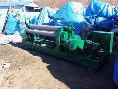 И2220А Машина листогибочная трехвалковая (вальцы) для гибки листового металла продам Владивосток.