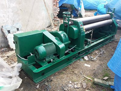 Вальцы И2220 (машина листогибочная трехвалковая) продам, Владивосток.