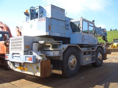 Самоходный Японский кран KOMATSU 