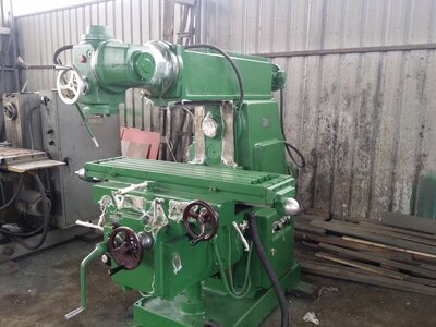  Станок фрезерный широкоуниверсальный 6Р82Ш продам, Владивосток.