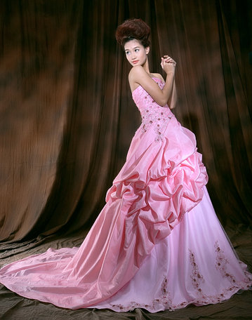 Интернет-магазин свадебных и вечерних платьев, аксессуаров "МиМи". Индивидуальный пошив.