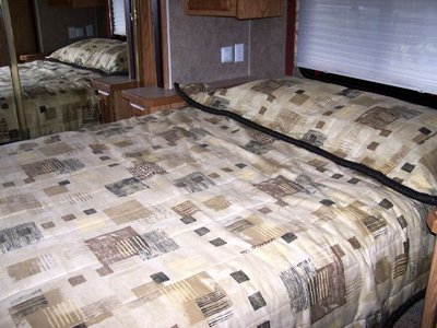 Роскошный Дом на колёсах + прицеп-гараж ! - Спешите !