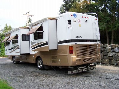 Роскошный Дом на колёсах + прицеп-гараж ! - Спешите !