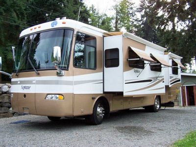 Роскошный Дом на колёсах + прицеп-гараж ! - Спешите !