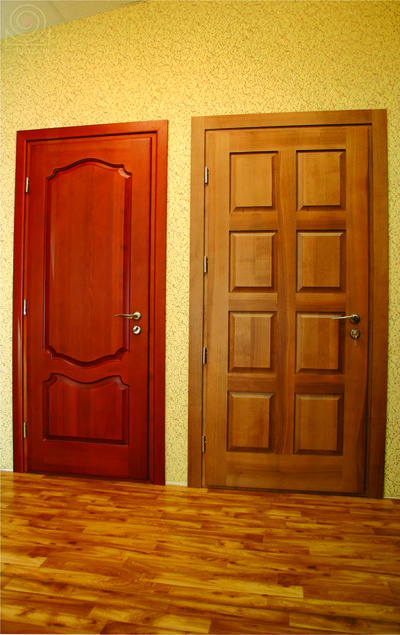 Двери, арки, перегородки из массива натурального дерева