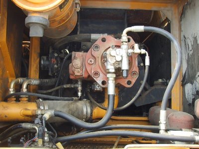 Колесный экскаватор Hyundai Robex 2000W 2000 года выпуска.