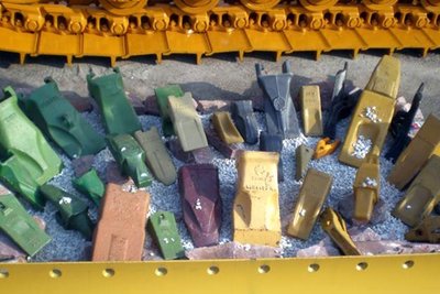 Запчасти для экскаваторов и бульдозеров Hitachi, Komatsu, Caterpillar, Hyundai, JCB, Volvo, Кранэкс и другой импортной и отечественной экскаваторной техники.