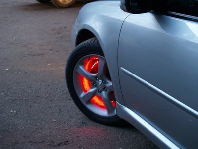 Светящиеся колпачки на ниппеля колёс