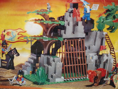 продаются 3 лего с инструкциями по сборке в одной коробке в отличном состоянии,производство США - не КИТАЙ !