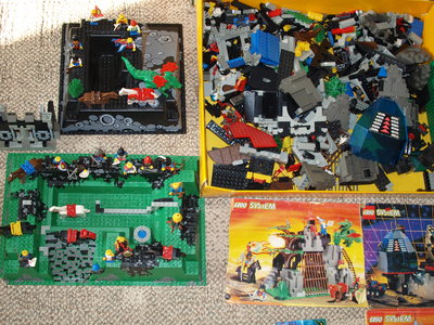 продаются 3 лего с инструкциями по сборке в одной коробке в отличном состоянии,производство США - не КИТАЙ !