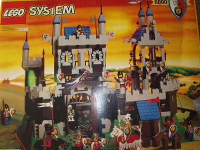 продаются 3 лего с инструкциями по сборке в одной коробке в отличном состоянии,производство США - не КИТАЙ !