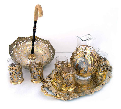 Ножи, сабли, украшенная посуда, офисные наборы