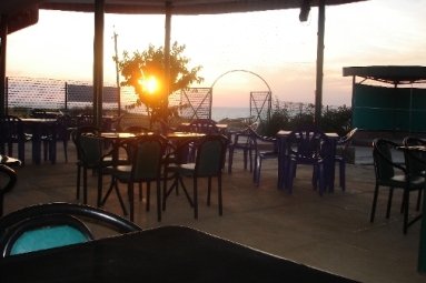 Жилье в Крыму недорого, на берегу Черного моря (90 метров), от 60 грн в частном пансионате