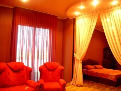 Жилье в Крыму недорого, на берегу Черного моря (90 метров), от 60 грн в частном пансионате