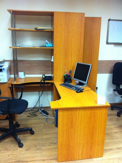 Продается стол хай-энд смежный со шкафом