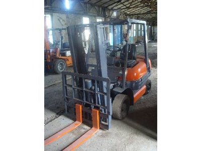 Вилочный погрузчик TOYOTA  6FG14, 1998 год