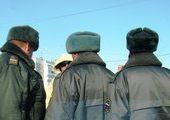 Во Владивостоке задержаны двое полицейских, за взятки оформлявших лицензии на оружие