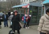 Во Владивостоке предлагают пиво и соки вместо обустроенной крытой автобусной остановки