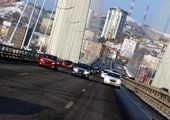Рекордный автотриколор промчался по мосту через Золотой Рог во Владивостоке