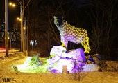 К Новому году Владивосток украсили праздничной иллюминацией