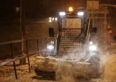 Дороги Владивостока во время снегопада чистят по специальной технологии