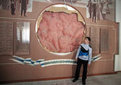 В музее Владивостока за гипсокартоном скрывался революционный барельеф