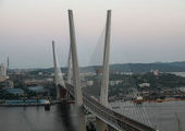 В голосовании за «символ России» в ДФО с огромным отрывом лидируют вантовые мосты Владивостока