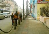 В центре Владивостока опасно ходить по тротуару