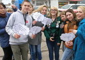 Студенты Владивостока фотоакцией агитировали работать в студотрядах