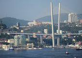 Свыше 17 тыс пешеходов прошли по Золотому мосту во Владивостоке