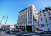 Опечатанное приставами здание хотят "толкнуть" за 120 млн рублей во Владивостоке