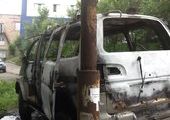 Неизвестный поджег машину возле одного из офисов Владивостока
