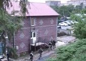 Полицейские взяли штурмом фирму досуга во Владивостоке